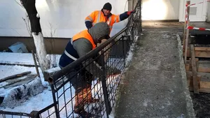 Echipa Infrastructură Sector 5 continuă lucrările pe teren, indiferent de condițiile meteorologice (P)