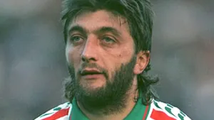 Un legendar fotbalist bulgar, Trifon Ivanov, semifinalist la Campionatul Mondial din 1994, a murit. Avea 50 de ani