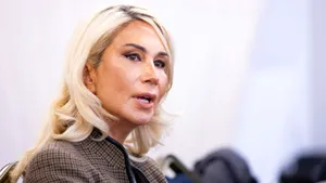 „Să se dea de la stat cu țârâita”. Raluca Turcan critică politica PSD în domeniul muncii