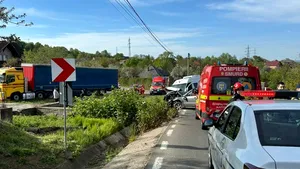 Microbuz implicat într-un accident grav în Maramureș. Autoritățile au activat Planul Roșu