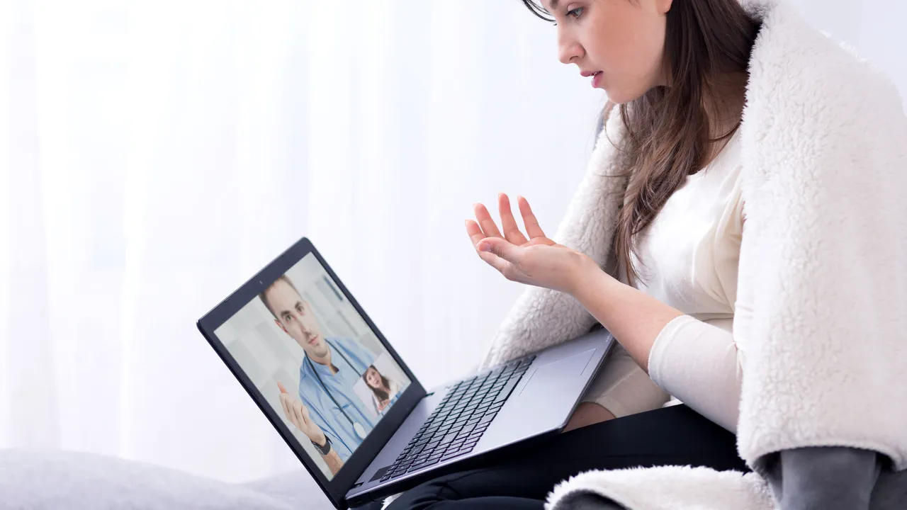Colegiul Medicilor AVERTIZEAZĂ: Internetul, inamicul real al românilor | Mulţi pacienţi se informează, întâi, de pe internet, şi abia apoi merg la doctor