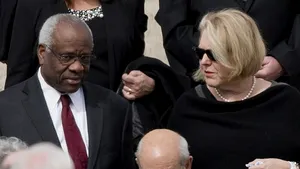 Scandal la Curtea Supremă a SUA. Totul a pornit de la mesajele trimise de soţia unui judecător