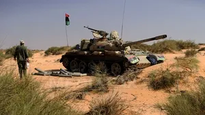 Kadhafi, aproape de a fi prins? Vehicule de luptă ale rebelilor au avansat spre locul unde s-ar putea afla liderul libian