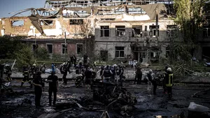 Sat din regiunea Harkov, bombardat de ruşi. Ucrainenii susţin că sunt mai multe victime