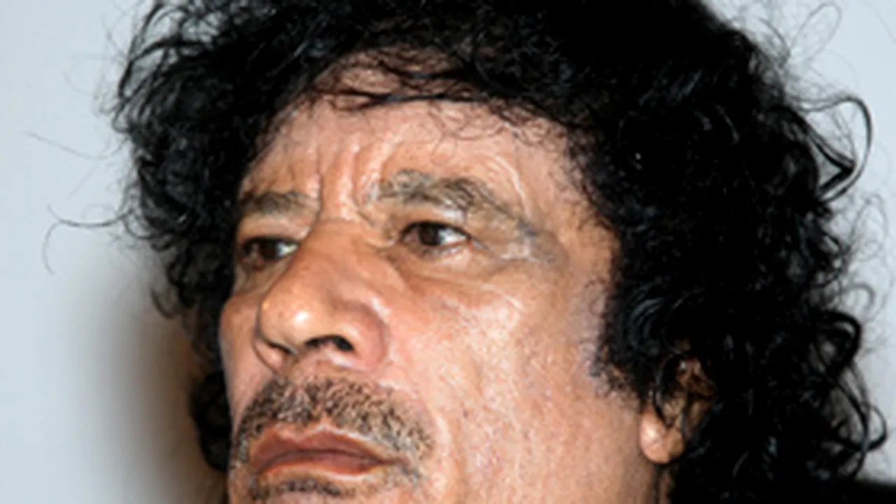Muammar Kadhafi condamnă terorismul