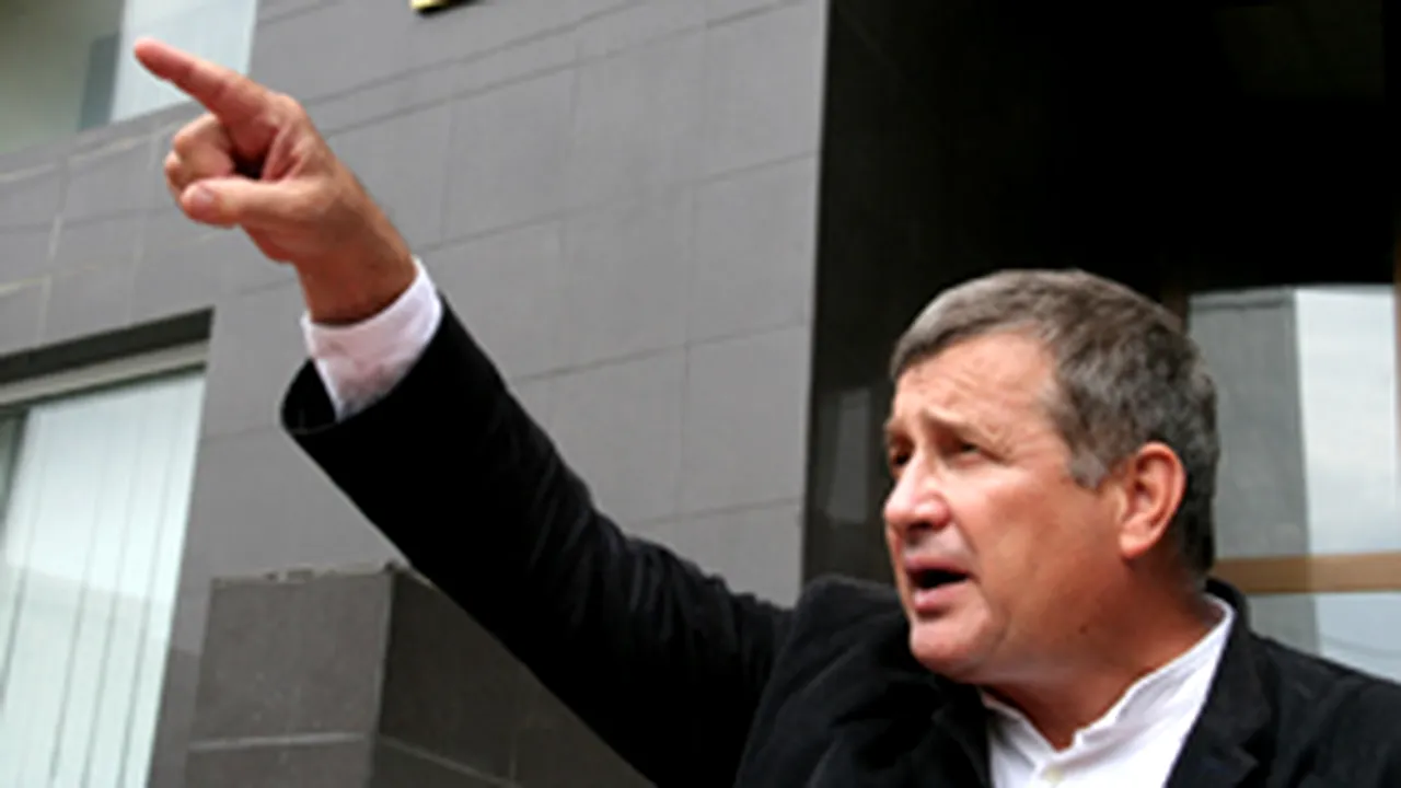Dinescu despre iniţiativa lui Nicolicea privind preoţii: Preoţii să nu doarmă liniştiţi