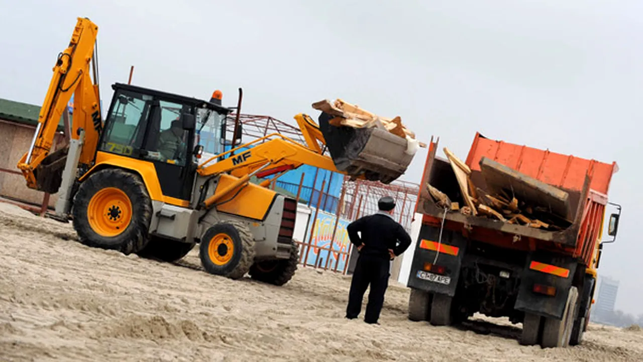 Guvernul a aprobat desfiinţarea construcţiilor ilegale de pe Litoral