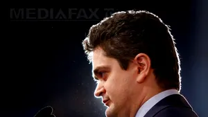 Theodor Paleologu: O cruce luminoasă la Universitate, o idee ridicolă. Nu cred că proiectul trece de Cameră