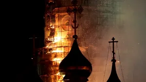 Un incendiu la Mănăstirea Novodevici a provocat zvonuri pe Internet că a luat foc Kremlinul - FOTO, VIDEO