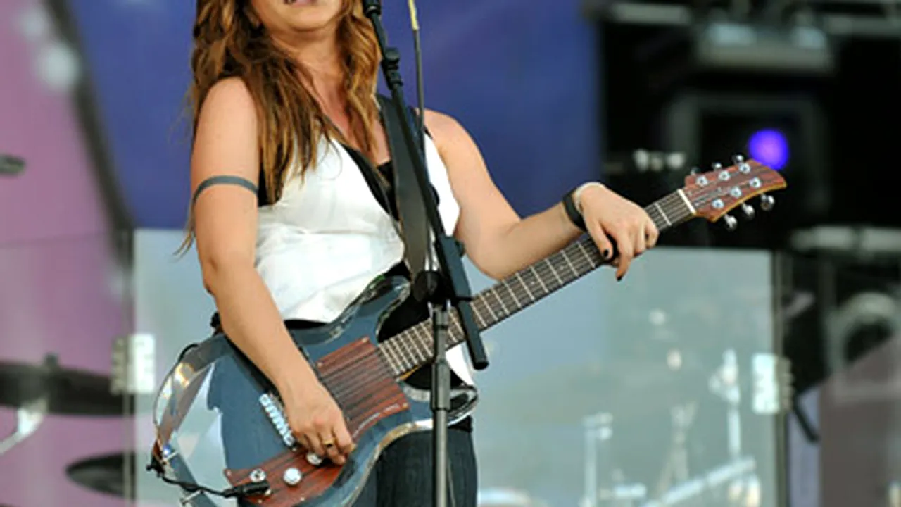 INTERVIU: Alanis Morissette: Cred că publicul ar trebui să accepte latura mea umană
