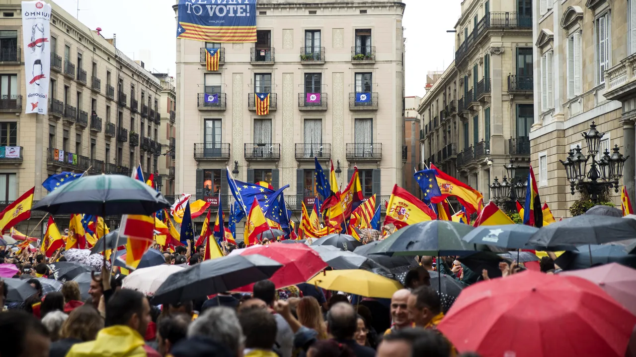 Barcelona intenţionează să interzică toate închirierile pe termen scurt pentru turişti din cauza creşterii preţurilor