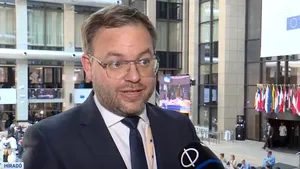 Balázs Orbán: Ungaria cere negocieri de pace imediate. Unele dintre ţările UE au fost prea dornice de o luptă cu preşedintele rus Vladimir Putin, luptă ce antrenează continentul în criză