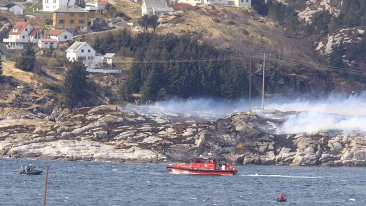 Un elicopter cu 13 oameni la bord, prăbuşit în Norvegia. Toţi pasagerii au murit - FOTO