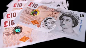 Lira sterlină a scăzut după ce premierul britanic a anunţat că va declanşa procedura de Brexit 