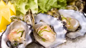 Un italian a găsit cinci perle în stridiile pe care le comandase pentru a-şi impresiona iubita