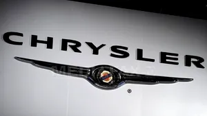 Chrysler recheamă 470.000 de maşini Jeep pentru probleme la cutia de viteze