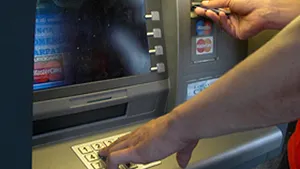 Personalul care beneficiază de salariu de merit va fi stabilit o dată pe an