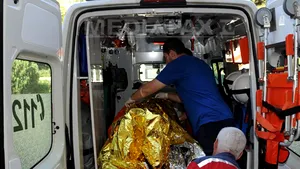 EXPLOZIE într-un puţ de apă în urma unor acumulări de gaze. Un bărbat a fost rănit