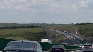Aglomeraţie pe Autostrada Soarelui. Coloane de maşini, pe sensul către Bucureşti
