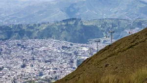 Ecuador: zeci de persoane au rămas blocate în una dintre cele mai înalte telecabine din lume