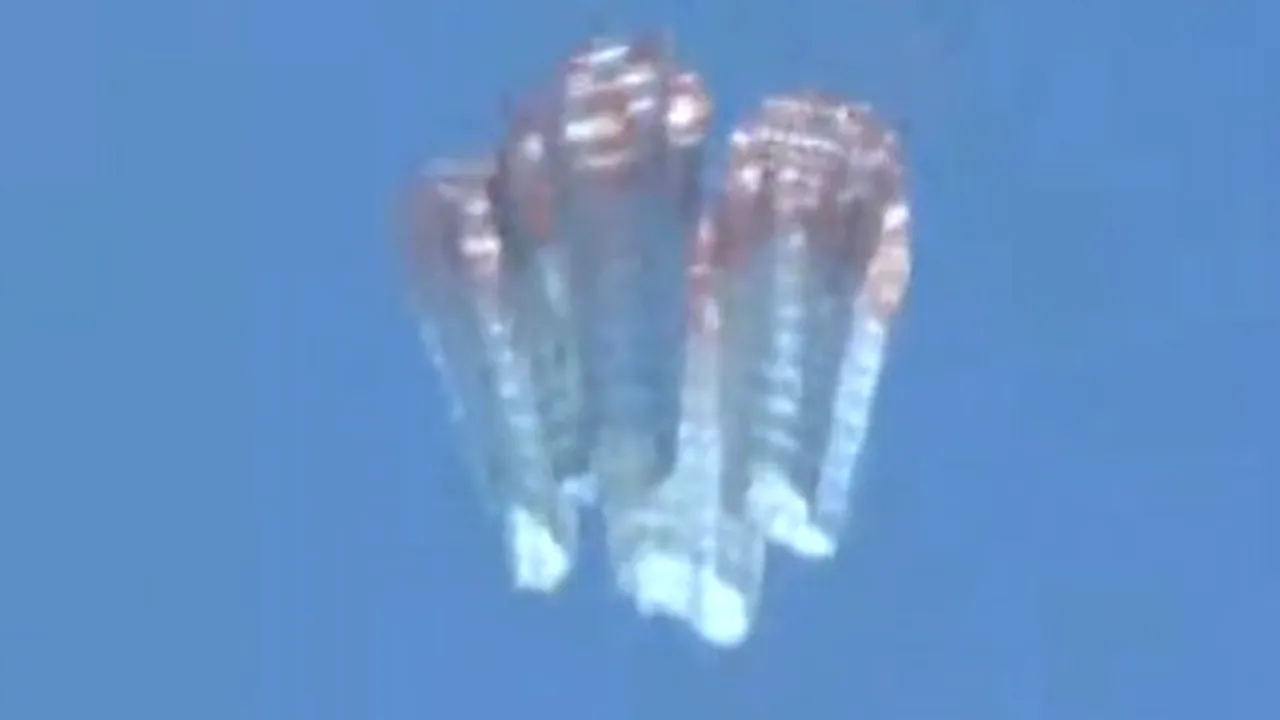 Patru astronauţi s-au întors de pe staţia spaţială folosind o capsulă SpaceX 