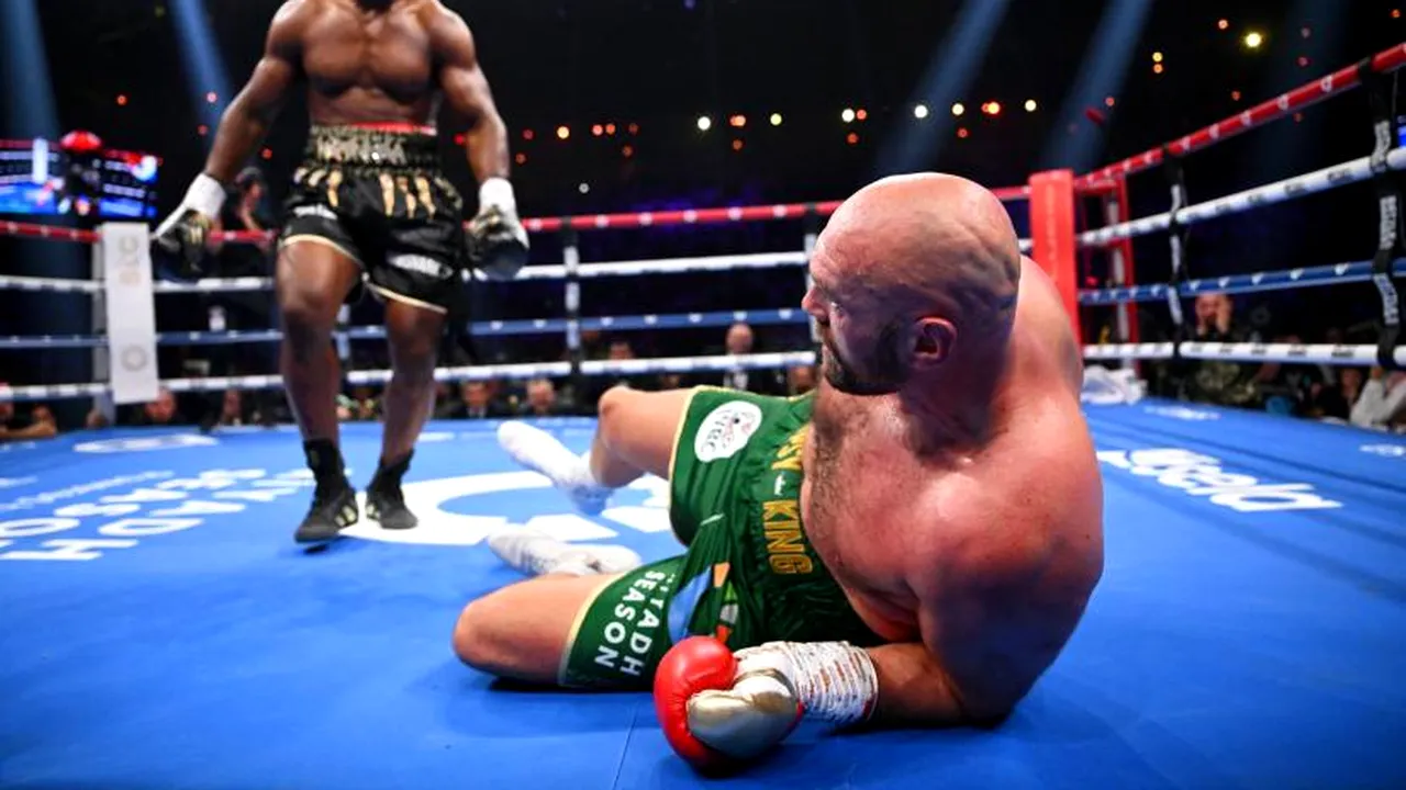 Francis Ngannou, învins la puncte, deşi l-a trimis la podea pe Tyson Fury