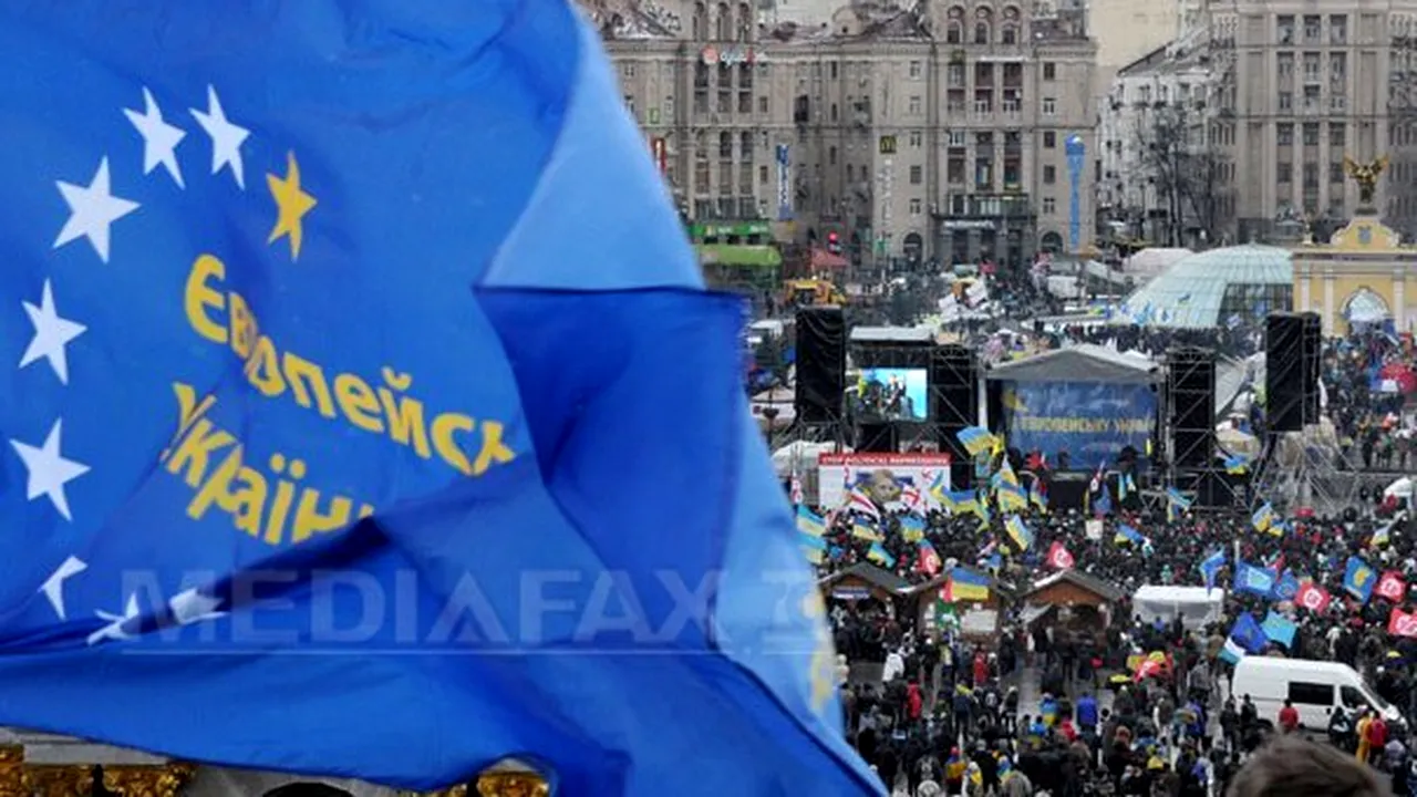 CRIZA DIN UCRAINA: Autorităţile somează protestatarii să părăsească Piaţa Independenţei până marţi