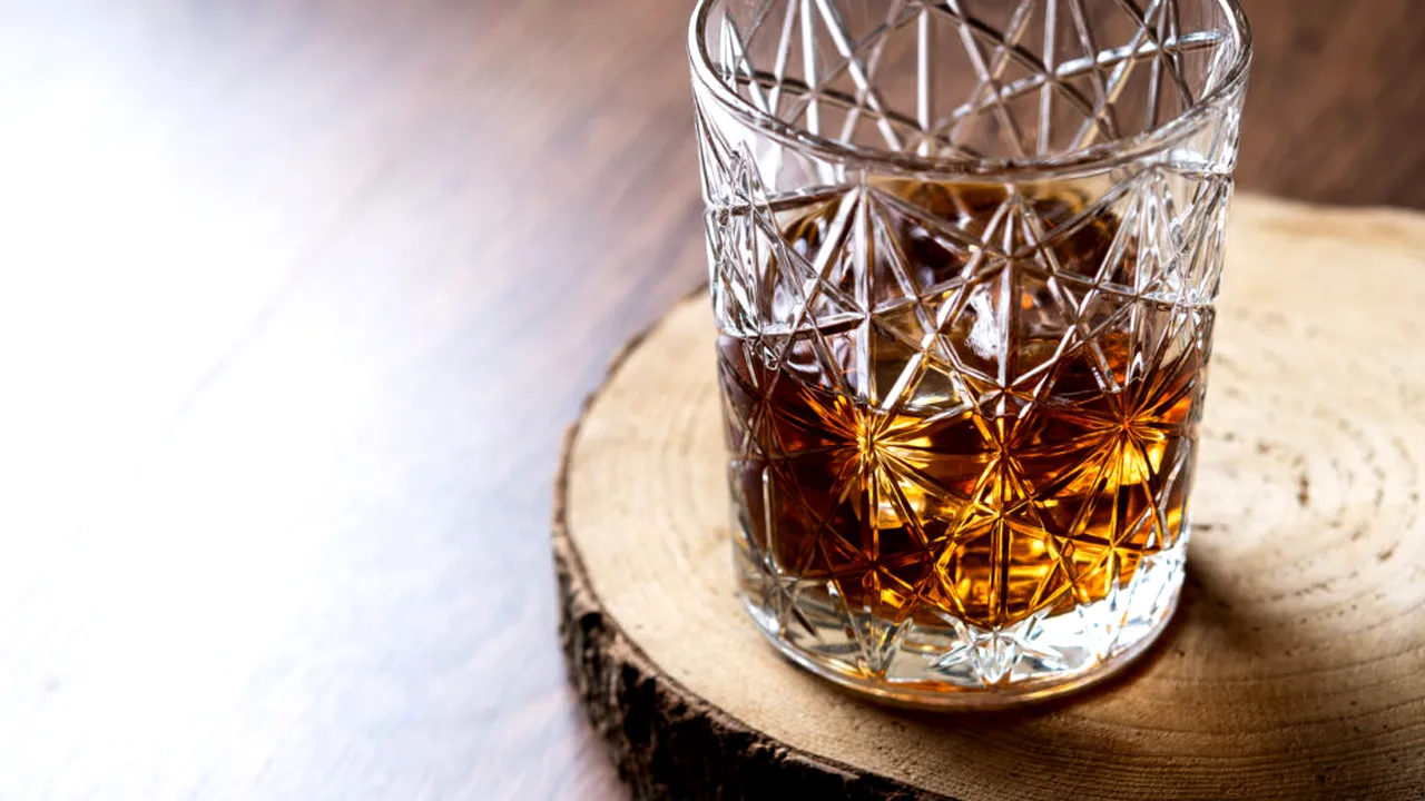 Decizie drastică: Cel mai mare producător de whisky oprește producția