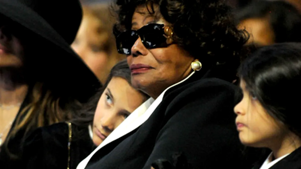 Mama lui Michael Jackson, numită tutorele permanent al nepoţilor săi - VIDEO
