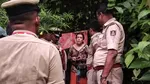 O rusoaică și fiicele sale au fost găsite într-o peșteră din India. Autoritățile pregătesc deportarea