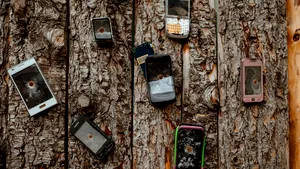 Din cele aproape 16 miliarde de telefoane mobile, 5,3 miliarde vor deveni deşeuri în 2022