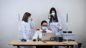 Cercetătorii islandezi susţin că au descoperit 40 de mutaţii ale coronavirusului