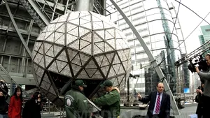 Revelionul la New York: Lady Gaga va lansa sfera din Times Square