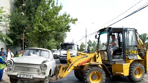 Maşinile abandonate din Iaşi sunt ridicate de pe domeniul public. 50 de maşini, programate în ianuarie 