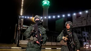Oficiali israelieni şi palestinieni au stabilit să lanseze o iniţiativă de reducere a violenţelor 