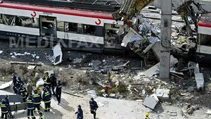 Deputaţii şi senatorii au ţinut un moment de reculegere în memoria românilor morţi în 2004 la Madrid