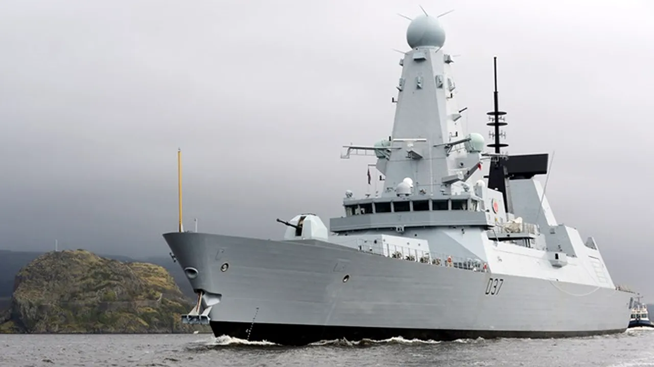 NATO SNMG-2: Distrugătorul britanic 