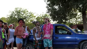 Smiley şi Alex Velea sunt de profesie pepenari în comedia 