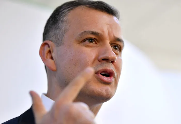 POLITIC Lista completă a miniștrilor cu care Eugen Tomac va merge în Parlament