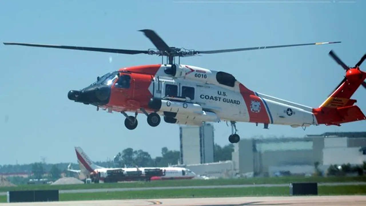 Un mort şi trei dispăruţi, după prăbuşirea unui elicopter al Pazei de Coastă din SUA
