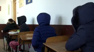 Cursuri suspendate vineri şi luni în mai multe şcoli din Bucureşti pentru instalarea urnelor