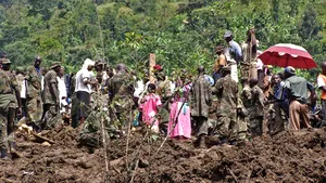 Alunecare de teren soldată cu 80 de morţi în Uganda - VIDEO