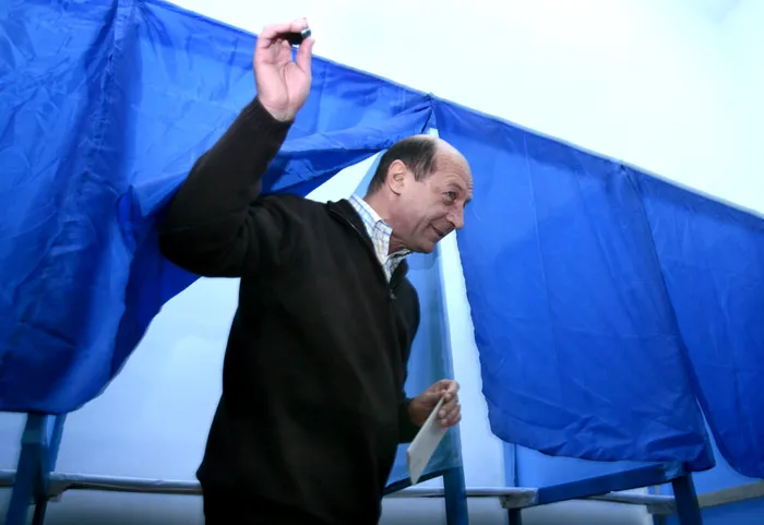 POLITIC 19 ani de la referendumul pentru demiterea președintelui Traian Băsescu. Cronologia uneia dintre cele mai importante crize politice din România