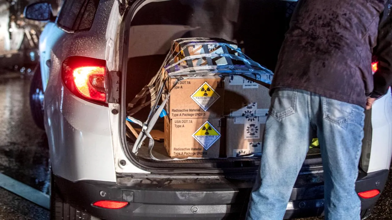 ALERTĂ în Germania: O maşină care transporta substanţe RADIOACTIVE s-a răsturnat pe o autostradă | VIDEO