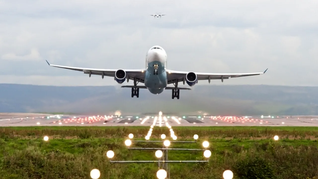 Greva piloţilor Ryanair duce la ANULAREA mai multor curse de pe Henri Coandă | UPDATE Peste 400 de zboruri suspendate în Europa 