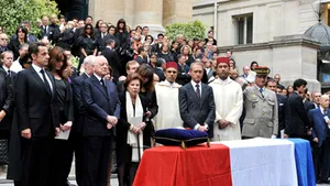 Yves Saint Laurent, înmormântat în prezenţa unor mari personalităţi