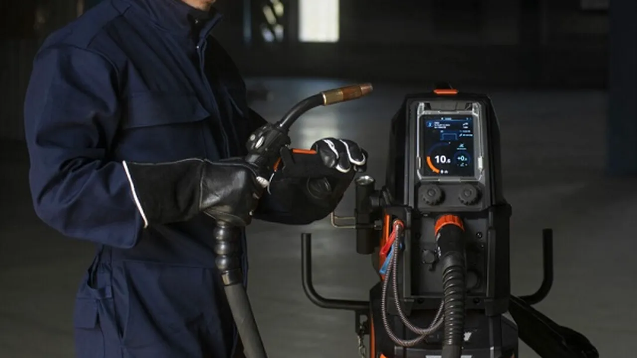 Plasmaserv aduce împreună OAMENII, METALUL ŞI TEHNOLOGIA şi devine Plasmaserv Metal Connection