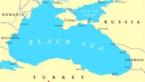 O navă s-a scufundat în Marea Neagră, în apropierea litoralului românesc. Cel puţin două persoane au decedat. UPDATE: Un elicopter a fost trimis să preia o persoană rănită grav