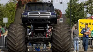 Un vehicul 4x4 a ucis două persoane şi a rănit alte 18 în timpul unui spectacol, în Olanda - VIDEO