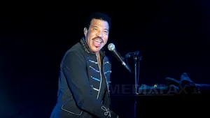 Lionel Richie va primi un premiu special din partea organizatorilor galei Grammy 2016 - VIDEO